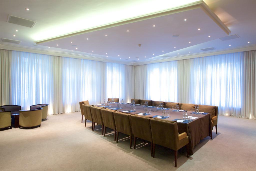 더 체스터 그로스브너 호텔 외부 사진 The boardroom at the London headquarters